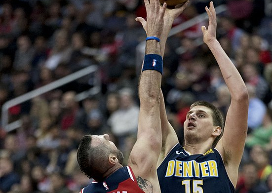 以显示出他 以显示出他