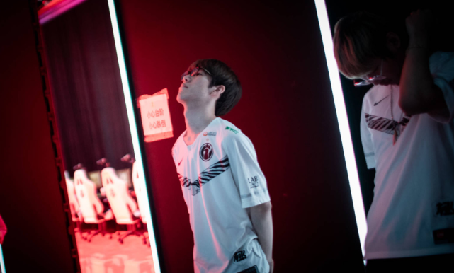 他们通过精 他们通过精