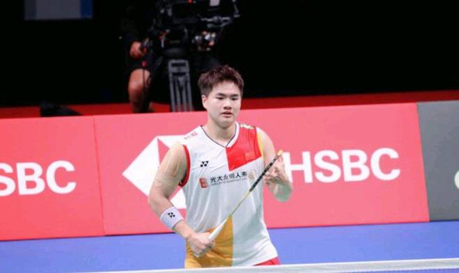 样沉稳且富 样沉稳且富